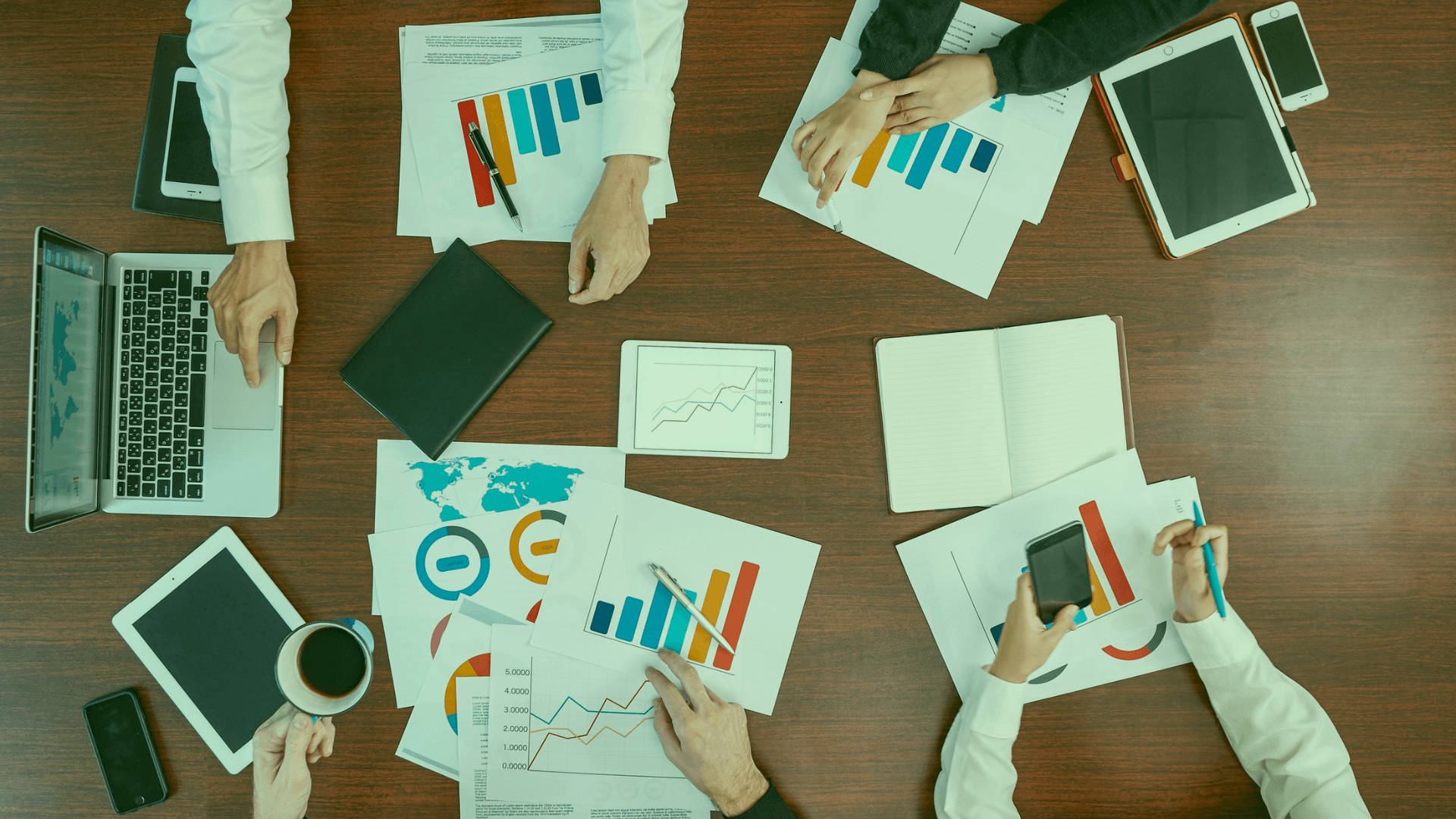 azioni sottovalutate P/E ratio confronto settoriale Belegget screener