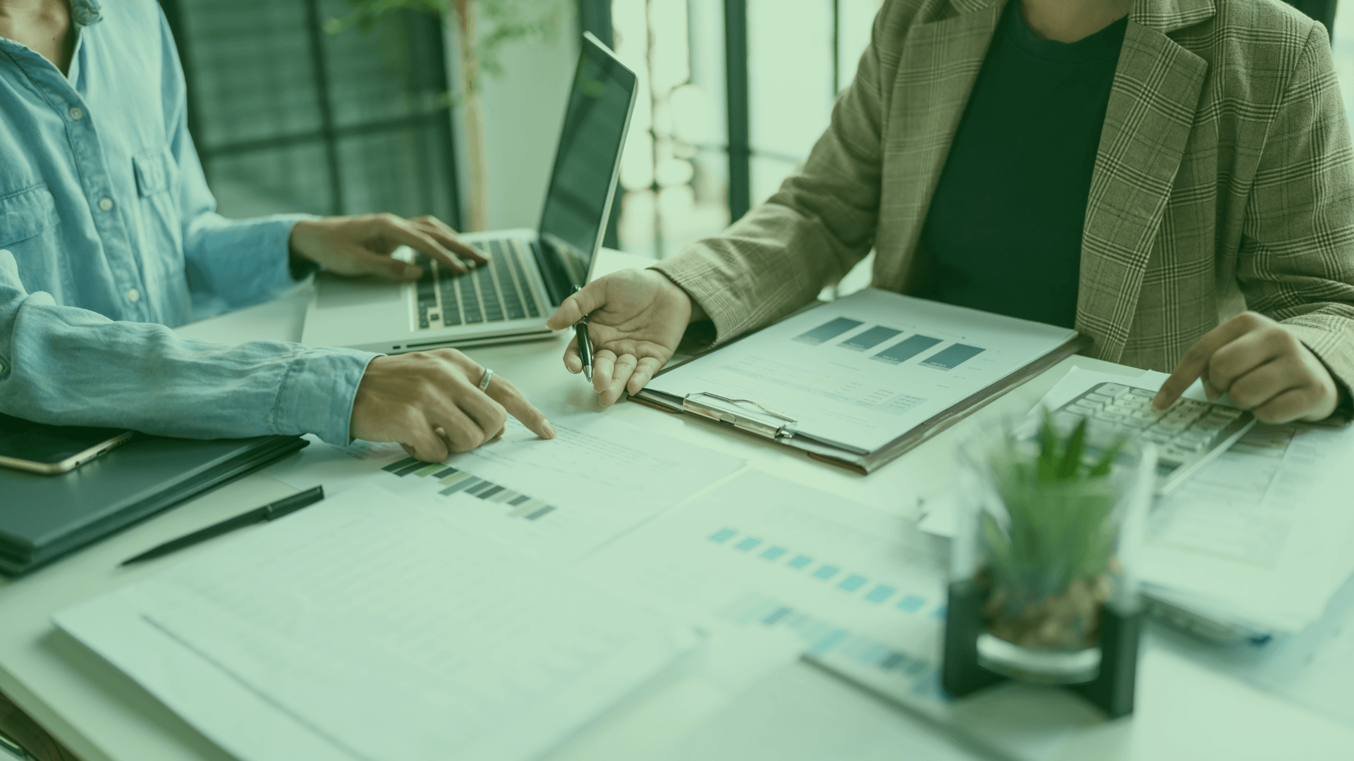 en qué invertir 3000 euros y cómo evaluar si la decisión fue correcta mirando fundamentales en lugar del precio